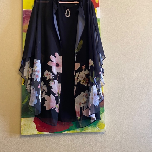 Dress - Picture 3 of 5